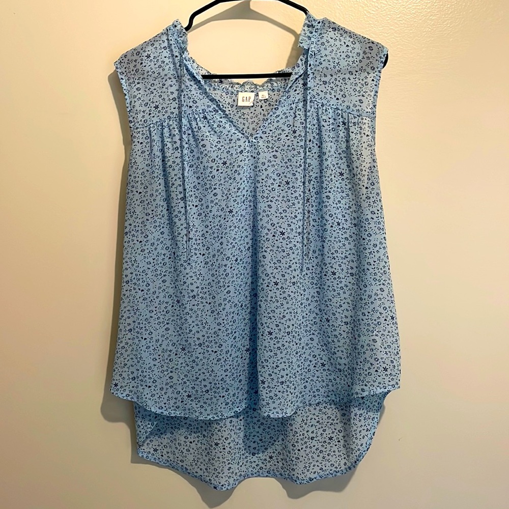 Sheer Floral Gap Top Size XL